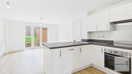 2 bedroom end of terrace house to rent - Photo 5