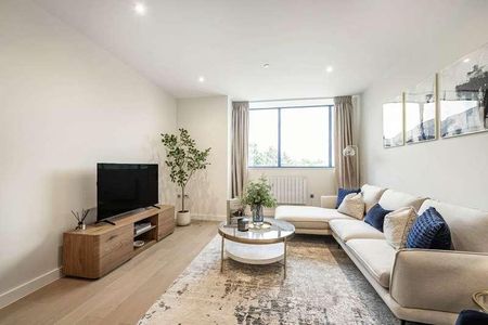 Chertsey, Surrey, KT16 - Photo 2