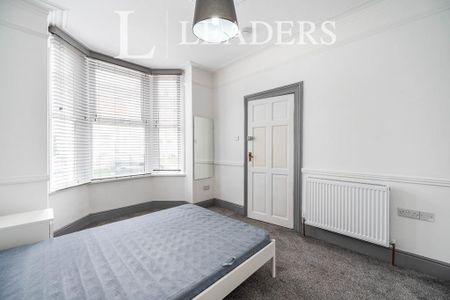 4 bedroom terraced house to rent - Photo 2