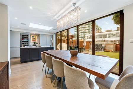 5 bedroom semi-detached house to rent - Photo 5