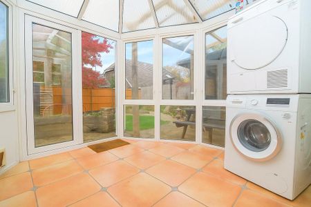 3 bedroom end of terrace house to rent - Photo 3