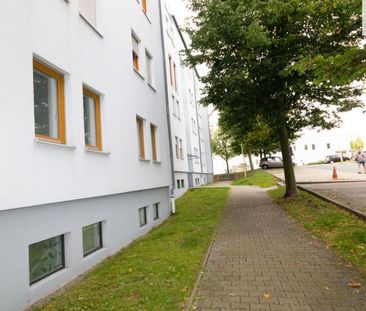 3-Raum-Wohnung mit Balkon und Stellplatz im Herzog-Georg-Ring! - Foto 1