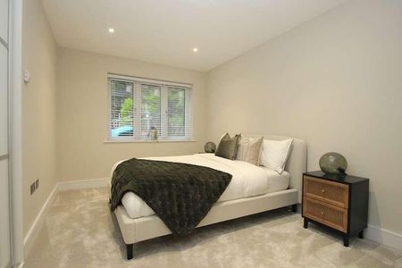 Salisbury Road, Worcester, KT4 - Photo 2