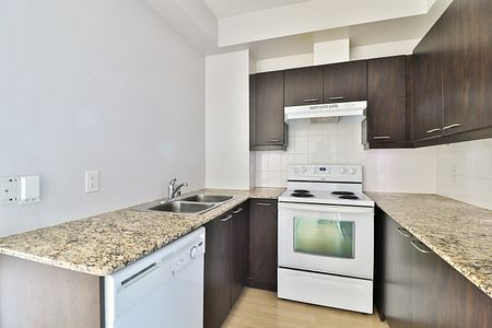 Bachelor Open Concept - Photo 4