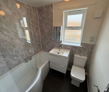 3 bedroom semi-detached house to rent - Photo 2
