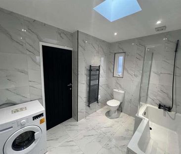 Palmerston Crescent, London, N13 - Photo 4