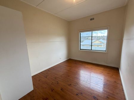 1/7 Victoria Street, Cooma - Photo 2