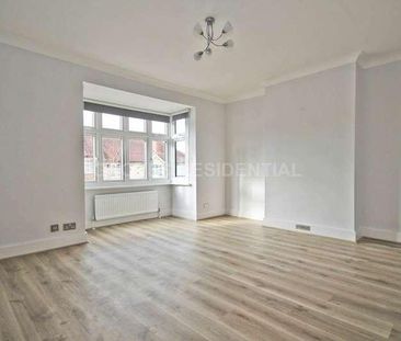 The Close, New Malden, KT3 - Photo 1