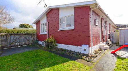 CLOUSTON PARK 2 BEDROOM - Photo 5