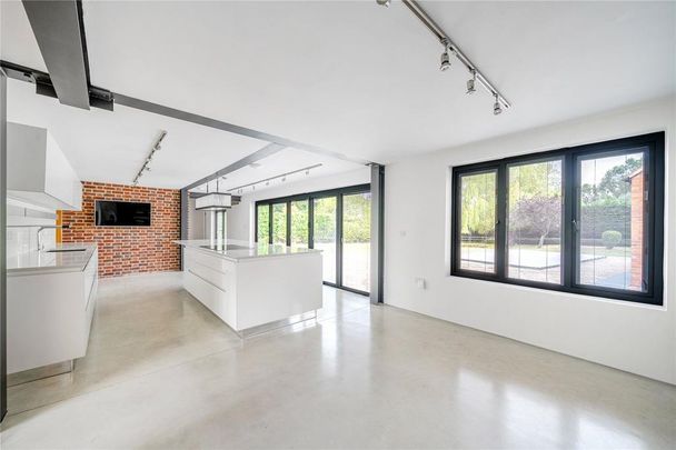 4 bedroom detached house to rent - Photo 1