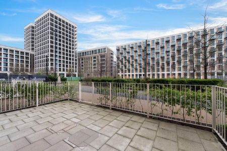 Studio Flat, Royal Crest Avenue, E16 - Photo 5