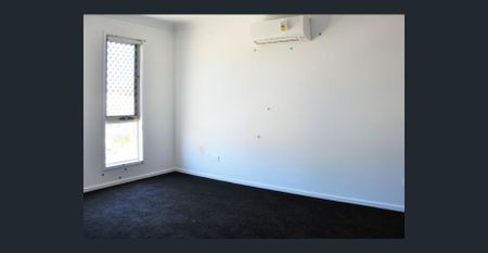 SPACIOUS TWO LIVINGS AREAS PLUS STUDY - BE THE ENVY OF YOUR FRIENDS! - Photo 5