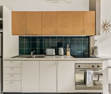 Furnished Queenslander Studio In The Heart Of New Farm - Photo 2