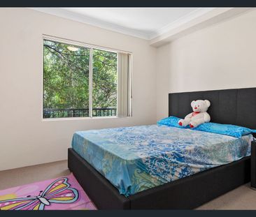 Exquisite apartment near Hornsby Station! - Photo 3