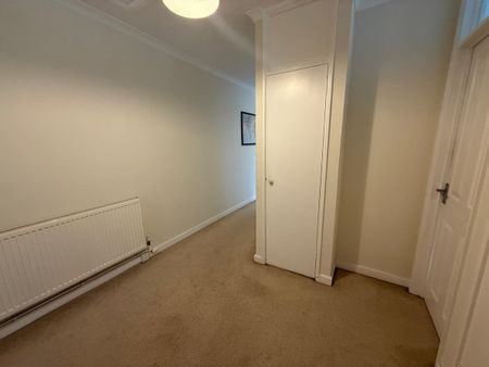 St Augustines Avenue, Croydon, CR2 6 - Photo 3