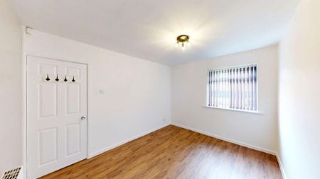 2 bedroom ground floor flat to rent - Photo 2