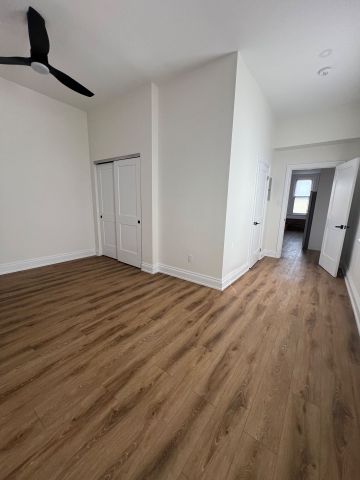 For Lease - 8 Essa Road, Barrie, Ontario - Photo 4