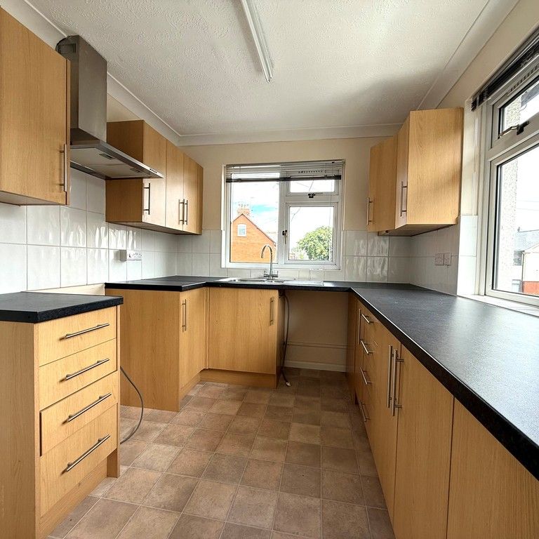 3 bed apartment to rent in - Exeter Road, Cullompton, EX15 - Photo 1