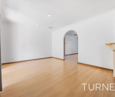 Spacious 2 Bedroom Homette in a Convenient Location - Photo 4