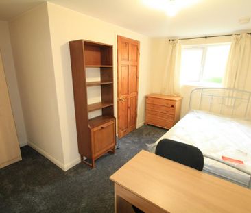 3 bedroom flat to rent - Photo 2