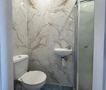 House to rent - Photo 4