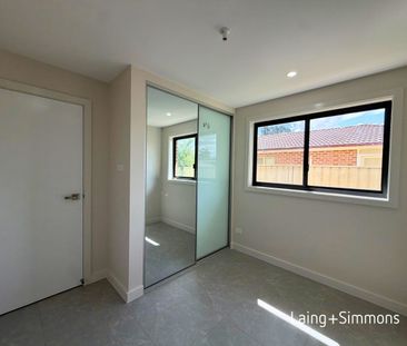 Bright three-bedroom home close to amenities - Photo 1