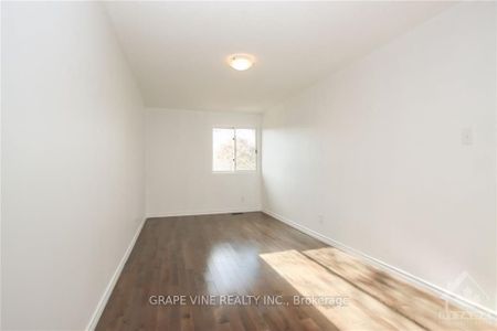 For Lease - 121 Erin Crescent, Hunt Club - Windsor Park Village and Area, Ontario - Photo 2