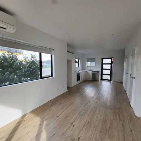 3 Bedroom + 1 Bathrooms Townhouse - Photo 3