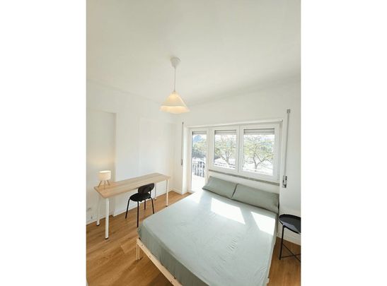 Praceta Gomercindo Carvalho, Almada, Setúbal Municipality 2805-155 - Photo 1