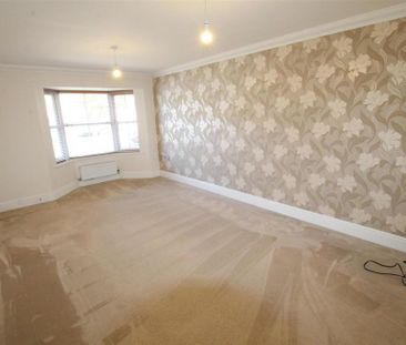 4 bedroom detached house to rent - Photo 2