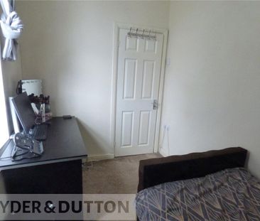 2 bedroom end of terrace house to rent - Photo 5