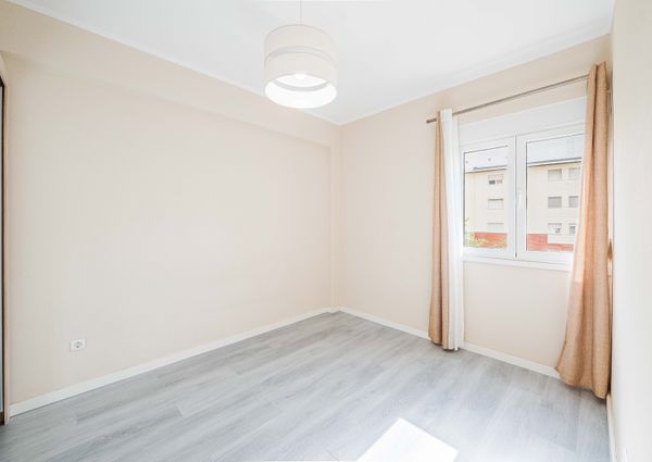 APARTAMENTO T4 EM ALFRAGIDE MOBILADO