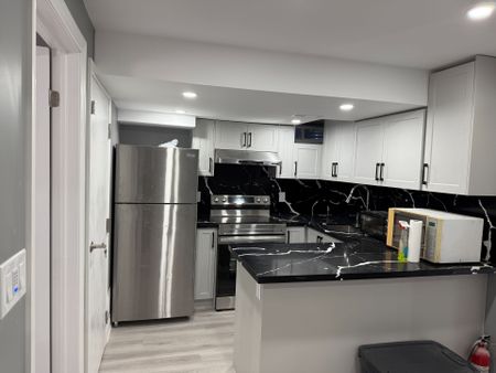 For Lease - 7 Louise Crescent Unit# Lower, Whitby, Ontario - Photo 4