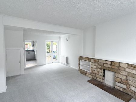 2 bedroom end of terrace house to rent - Photo 4