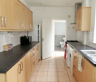 Harrow Road (4 bed) - Photo 3
