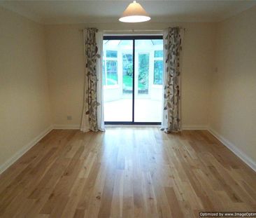 4 bedroom detached house to rent - Photo 2