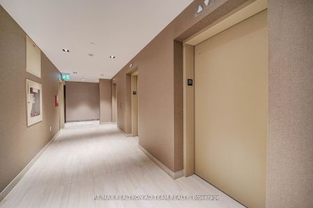 For Lease - 38 Honeycrisp Crescent Unit# 2003, Vaughan, Ontario - Photo 2