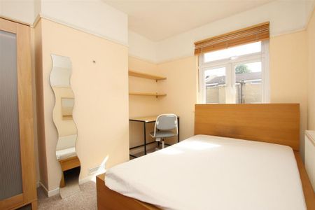 4 bedroom house to rent - Photo 3