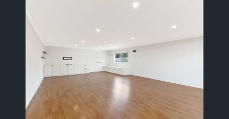 Live and entertain in well sized family sanctuary - Photo 4