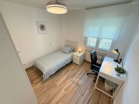 Calle Acuario, Madrid, Community of Madrid 28042 - Photo 1