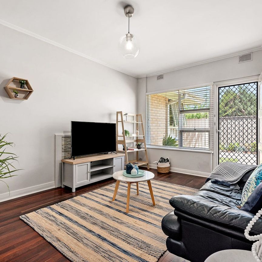 Immaculate Two Bedroom Unit in Prime Beachside Location - Photo 1