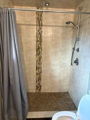 For Lease - 10 Testa Street, East Gwillimbury, Ontario - Photo 1
