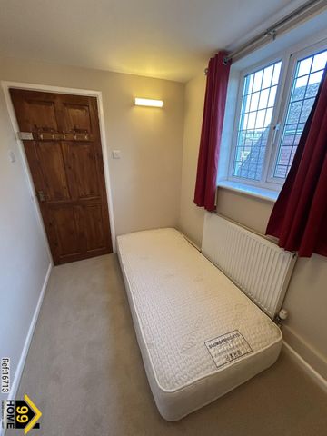 3 bed Detached in Lower Marsh Road Warminster, Warminster, BA12 9QA - Photo 3
