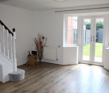 3 bedroom terraced house to rent - Photo 2