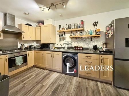 2 bedroom flat to rent - Photo 4