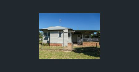 Charming 3-Bedroom Home in Prime Location - Photo 5