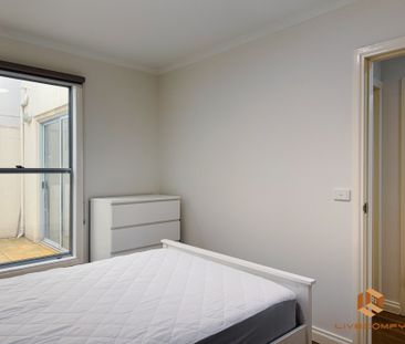 West Melbourne - Photo 1