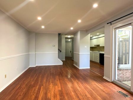 For Lease - 2215 Cleaver Avenue Unit# 22, Burlington, Ontario - Photo 5