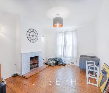 2 bedroom end of terrace house to rent - Photo 1