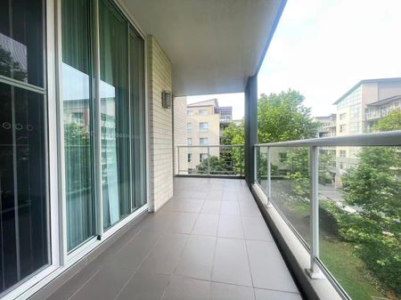 Modern 2-Bedroom Apartment in Prime Location - Homebush West - Photo 5